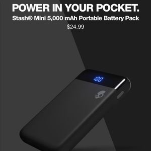 Skull Candy portable charger w/ cords
